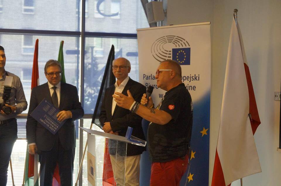 42197906 10157834987468642 6782196094202806272 N